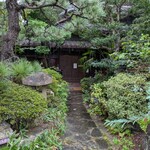 珈琲ポプリ - 玄関引き戸を開けて入ります