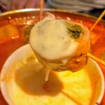 炭火串焼 焼き鳥×野菜巻き串 もちの木 - 野菜串チーズフォンデュ鍋のレタス肉巻き串