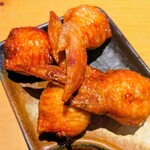 炭火串焼 焼き鳥×野菜巻き串 もちの木 - 手羽先餃子4個アップ