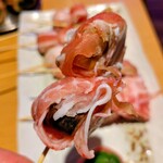 炭火串焼 焼き鳥×野菜巻き串 もちの木 - 野菜串チーズフォンデュ鍋のしいたけ肉巻き串