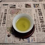 御宿 石川 - 朝食は熱い緑茶と朝刊から