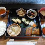 お昼の定食 880円