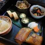 お昼の定食 880円