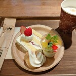 フランボワーズ - 苺ショート、杏仁豆腐、キャラメルバニラのソフトクリーム