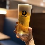 牛の達人 浅草店 - しっかり冷えてクリーミーな泡。注ぎ方まで最高なサッポロ生ビールでした。