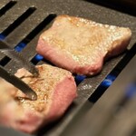 牛の達人 - 鹿児島黒牛のタン元は弾力がもう異次元。