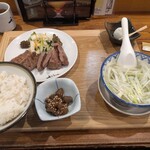 牛たん炭焼 利久 - 