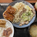からやま  - 料理写真:黒胡椒からあげとねぎ塩焼き定食
