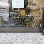 つるや製菓 - この製菓製造機械が『都まんじゅう』です！