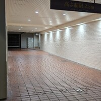 nishinakasu泥川武士 - こちらがお店の入り口に繋がる通路です