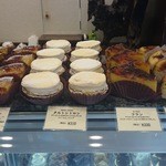 アシッドラシーヌ - 香ばしい焼き色がたまらない、半生焼菓子たち