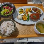Lifetime - 料理写真:ハンバーグランチ。