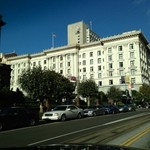 The Fairmont San Francisco - Nobhill にそびえるホテル