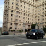 The Fairmont San Francisco - ホテルの筋向かいにあるBrocklebank Apartments