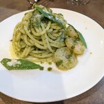 pizza e vino MOMO - 海老のジェノベーゼ