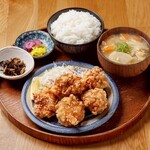 鶏の唐揚げ定食