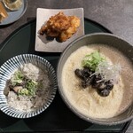 DURA麺TE - 料理写真:鶏白湯 白 + プラック飯 ¥1,150（唐揚げはサービス券利用で無料）