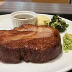 マロリーポークステーキ - 高尾山の高さ（厚み）