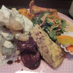 ジュイップ - 牛肉の煮込み、ひき肉のオムレツ他