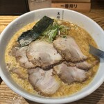 萬珍軒 - 叉焼麺1,045円