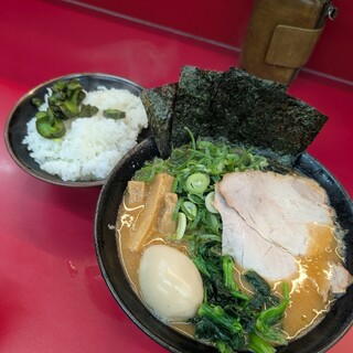 横浜ラーメン 相馬家 - 料理写真: