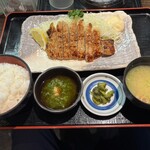 とり八 - 豚味噌焼き定食　メカブ付き