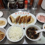 餃子の肉太郎 - 