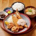 ミックスフライ定食