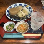 酒肆山﨑 - お通しほか、大根、ロールキャベツ、サンマのつみれ、糸蒟蒻