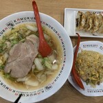 どうとんぼり神座 - 料理写真:おいしいラーメン＋半炒飯・餃子セット
