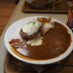 すき家 - 料理写真:おんたまチーズインハンバーグカレー メガ盛