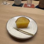 徳ㇵ本也 - じっくり焼かれたさつまいもはまるで蜂蜜をまとったようにしっとり。格別な味わいでした。素材の食感や自然な味を楽しめました。