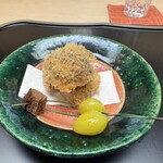 徳ㇵ本也 - 今年の自家製ウスターソースは昨年より濃いめの色がついてました。パイナップルを使われているそうです。野菜とフルーツたっぷりのウスターソース大好物です。松茸のフライと自家製ウスターソースのダブル主演です。