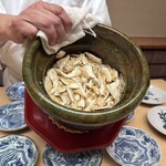 徳ㇵ本也 - 長野県産松茸の飯蒸し