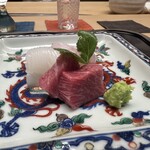 徳ㇵ本也 - 鯛こそ差がつく、異次元の美味しさの鯛でした。身は活かっているのに味は心地よい磯のようなアオサのような香りや旨味を放ちます。まるで牛肉のような塩釜の本鮪も美味しかった〜×10