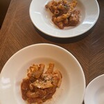 Balcony by 6th - パスタ、何もお願いしてないのにシェアして持ってきてくれましたー！♩ありがたやー！