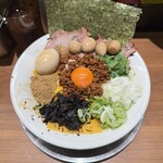 ラーメンギタギタ - 台湾マゼソバ（中270g 特製トッピング ウズラ）