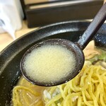 二代目 女がじゅまる - とんこつ塩