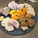 BISTRO BONHEUR - シャルキュトリ盛り合わせ