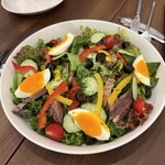 BISTRO BONHEUR - マグロホホ肉のニース風サラダ