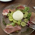 BISTRO BONHEUR - ブラータと旬果のマリアージュ✨