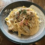 カフェ・ド・ラパン - 茨城県産和栗とポルチーニ茸と生ハムの濃厚クリームソース　フェットチーネ　1,850円