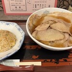 恵愛 - ネギチャーシュー麺、半炒飯セット 1.130円