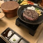 とろけるハンバーグ福よし - 