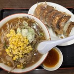 上海 - 特製上海ミソラーメン大盛りと餃子