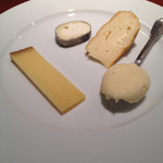 サリュー - フロマージュ
      24ヶ月のコンテ、モンドール、サンモールドトゥーレーヌ、サブレ・ド・ウィッサン2014-11