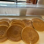 DISCOVER Cafe - ミッキーマウスパンケーキ