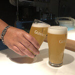 Spice & Dining KALA - かんぱーい（小指ついてるんだぁ）