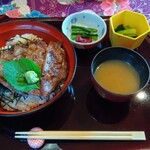 四季食彩 ヤマブキ - ステーキ丼