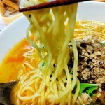 アンヴェイ カフェ - 濃厚鶏白湯スープはポタージュのようで麺に良く絡みます✨ どことなくスープパスタのような洋の要素もありハマります♡